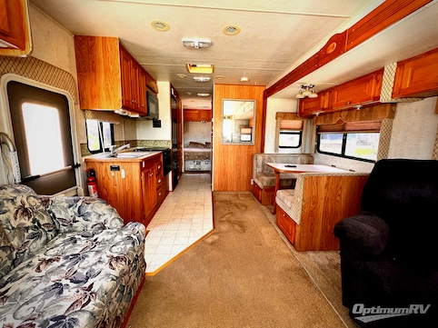 2003 Gulf Stream Independence 8320 RV Photo 2