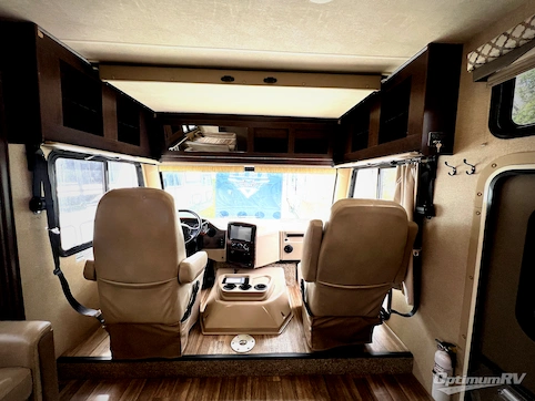 2019 Thor ACE 30.3 RV Photo 2