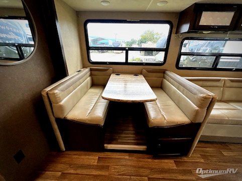 2019 Thor ACE 30.3 RV Photo 3