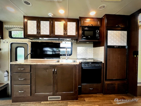 2019 Thor ACE 30.3 RV Photo 3