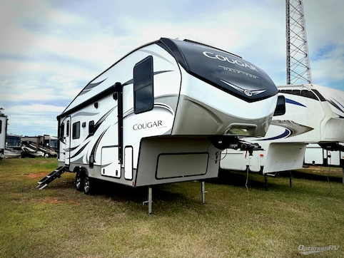 Used 2023 Keystone Cougar Half-Ton 24RDS Featured Photo