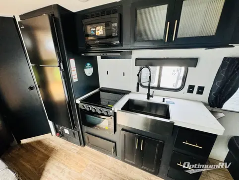 2021 Forest River Cherokee Grey Wolf 26DJSE RV Photo 3