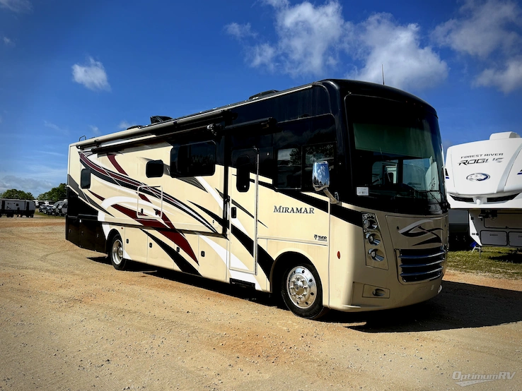 2021 Thor Miramar 35.4 RV Photo 1