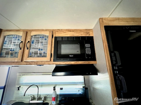 2019 Coachmen Freedom Express Ultra Lite 248RBS RV Photo 3