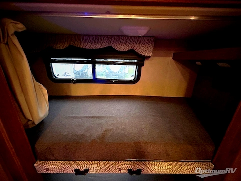 2017 Holiday Rambler Vacationer 36Y RV Photo 3