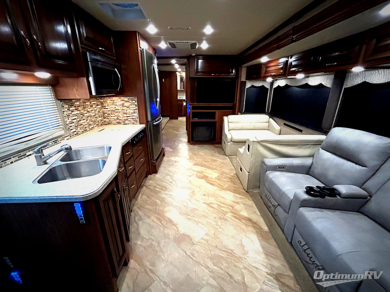 2017 Holiday Rambler Vacationer 36Y Photo 4