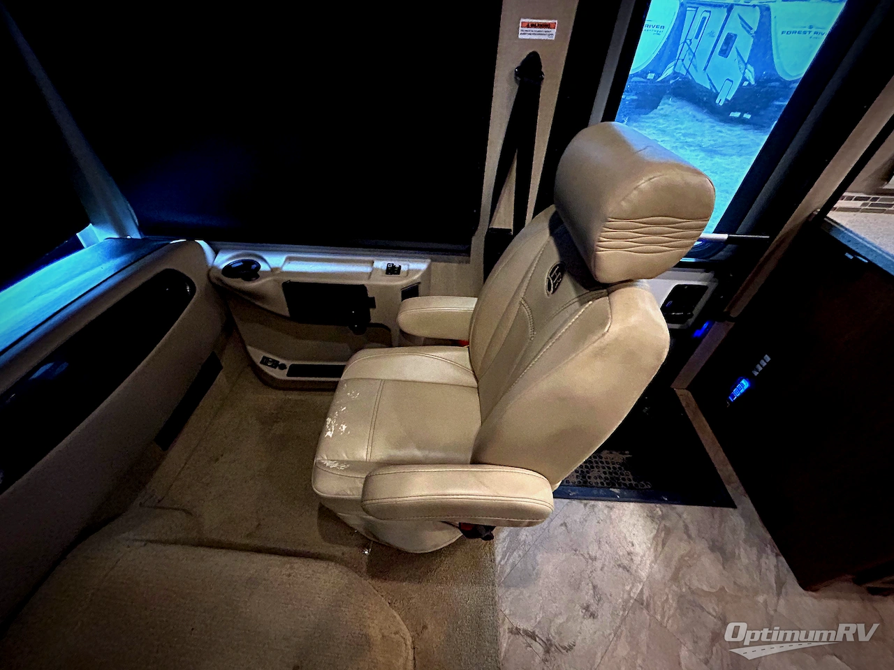 2017 Holiday Rambler Vacationer 36Y Photo 9