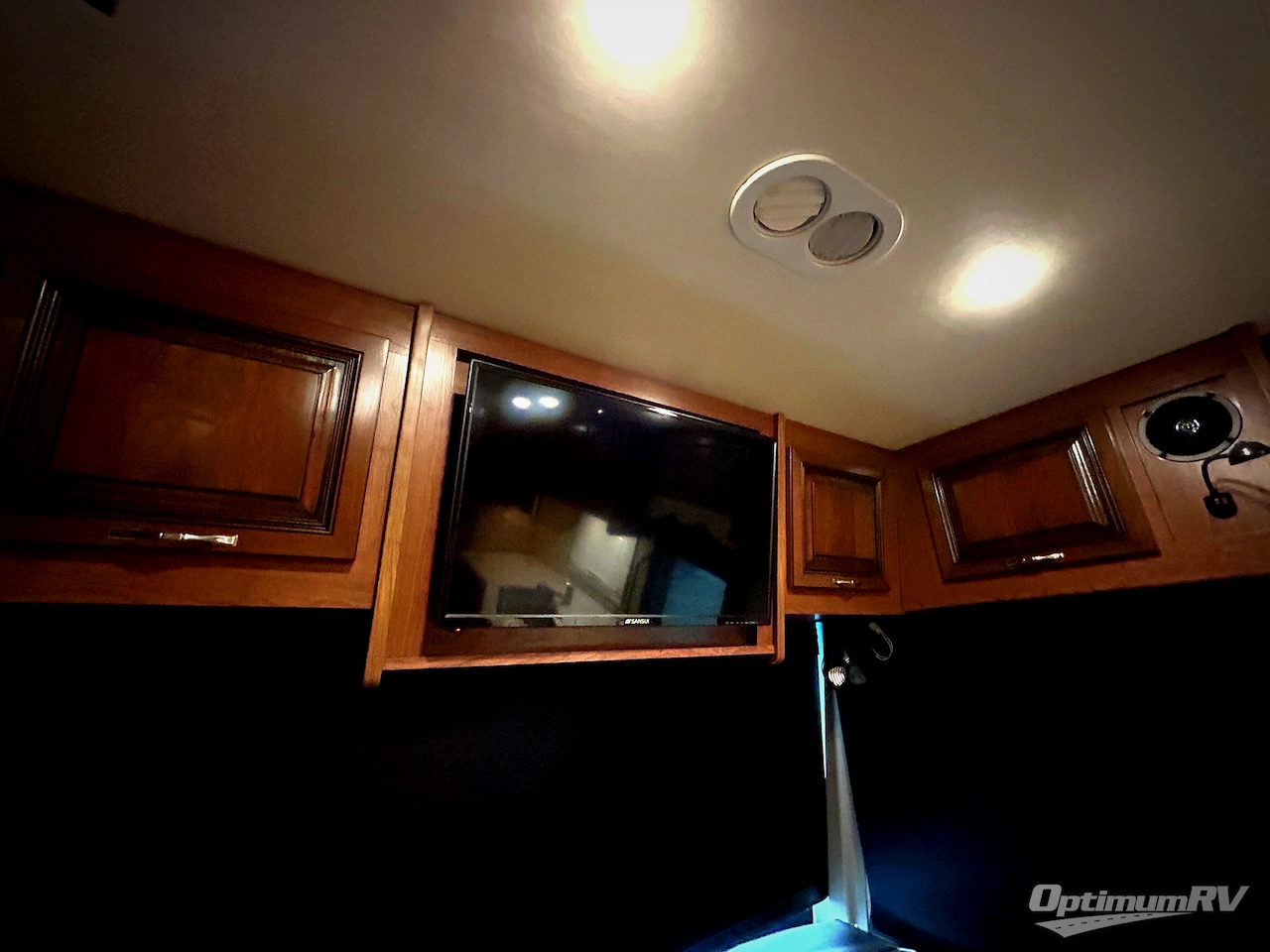 2017 Holiday Rambler Vacationer 36Y Photo 10