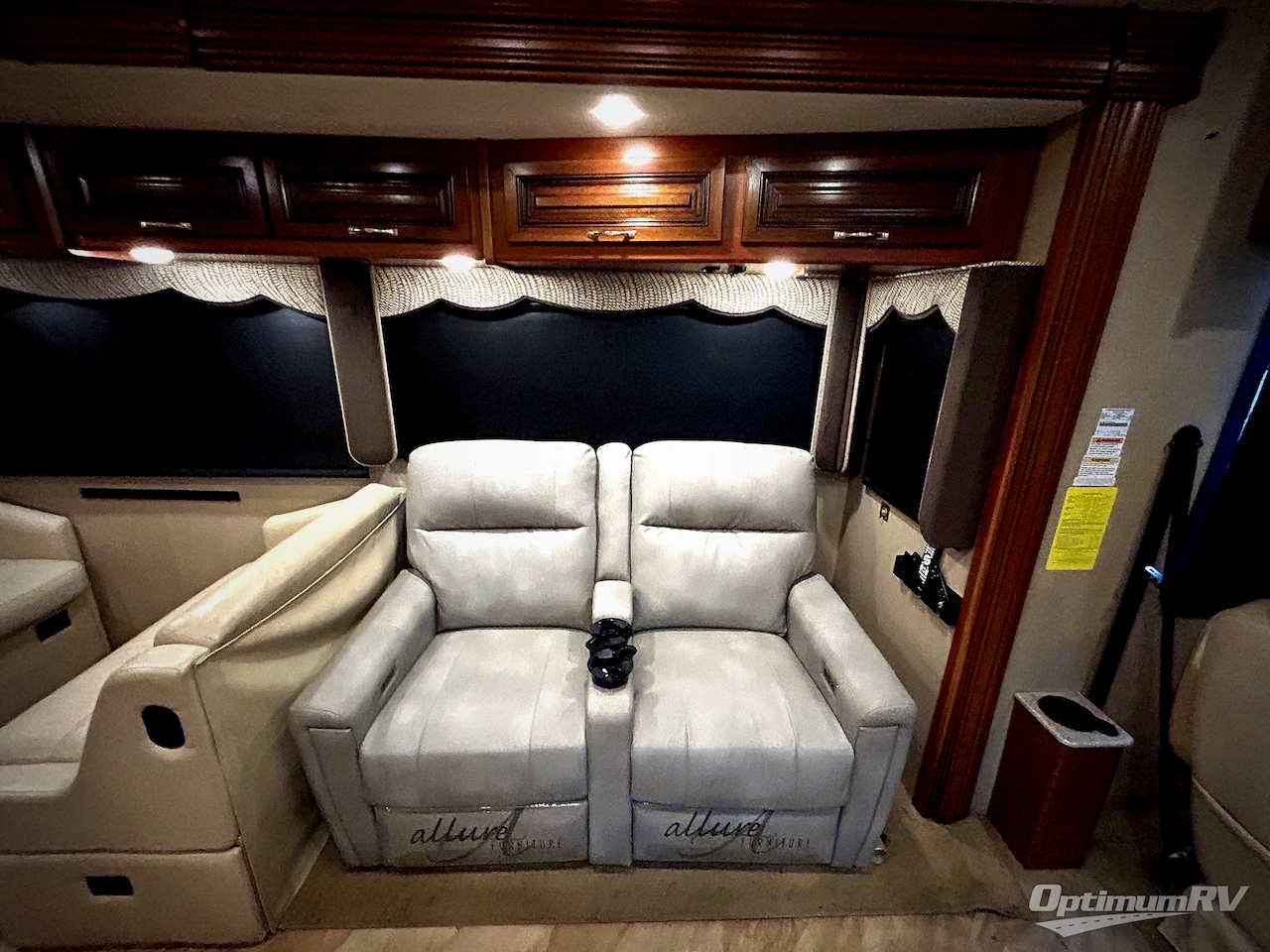 2017 Holiday Rambler Vacationer 36Y Photo 12