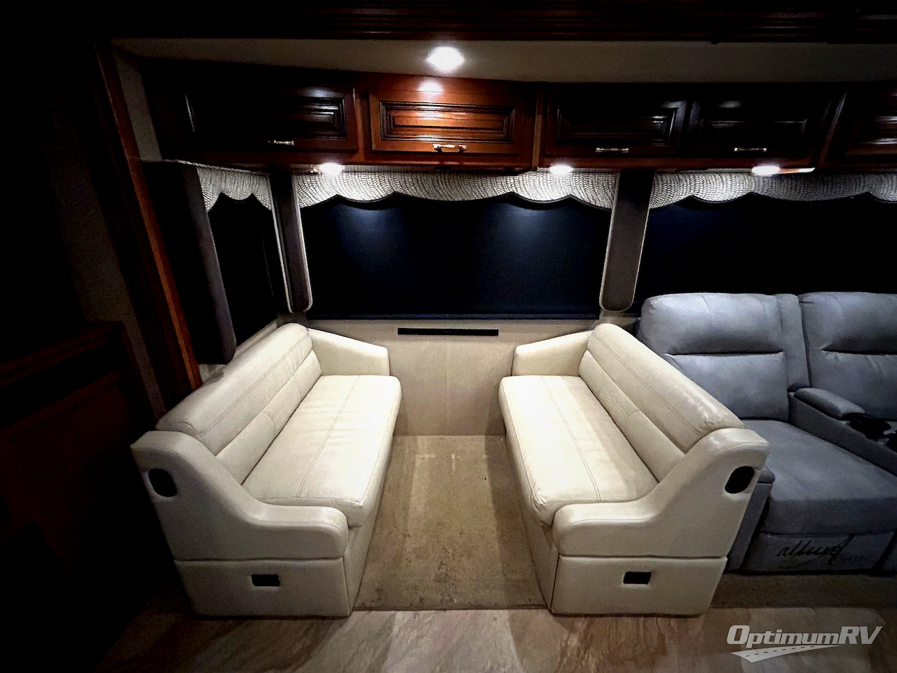 2017 Holiday Rambler Vacationer 36Y Photo 13