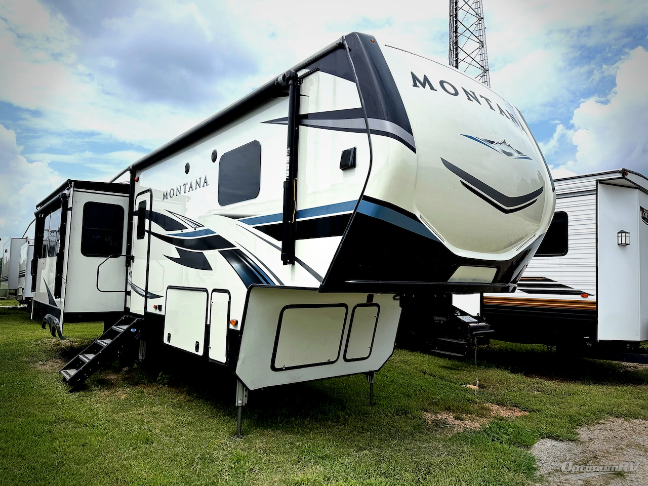 2021 Keystone Montana 3121RL Photo 1