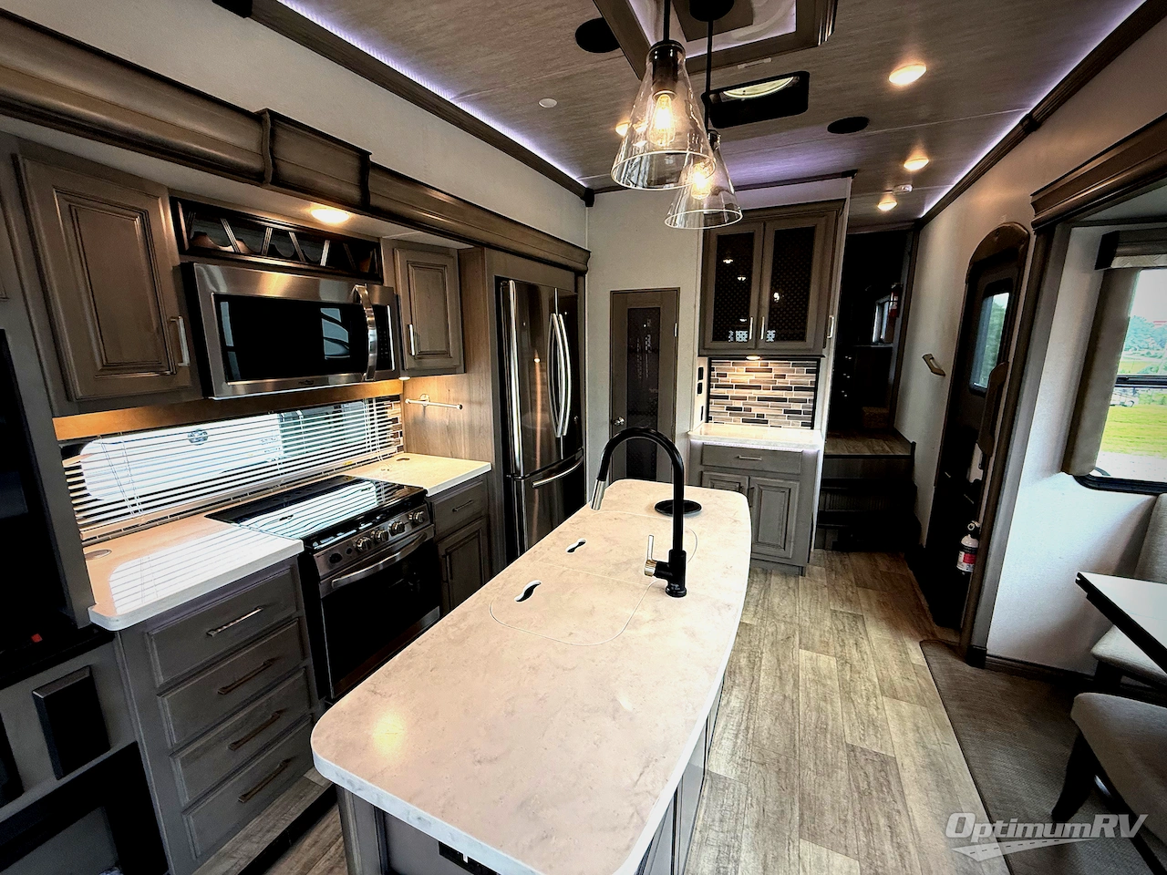 2021 Keystone Montana 3121RL Photo 10