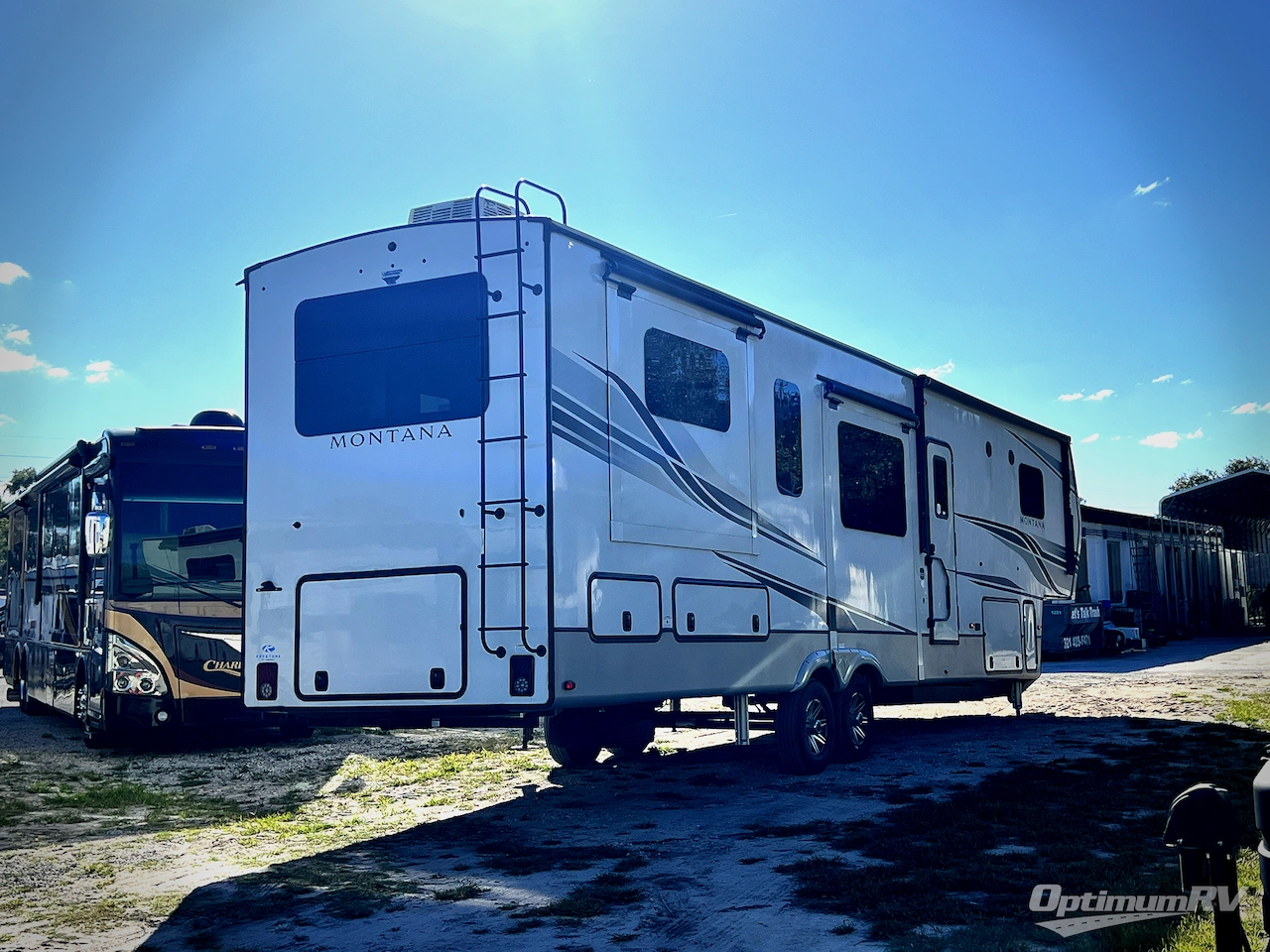 2022 Keystone Montana 3791RD Photo 2