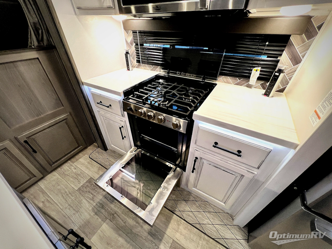 2022 Keystone Montana 3791RD Photo 13