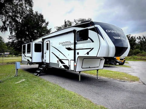 Used 2023 Coachmen Chaparral Lite 30BHS Featured Photo