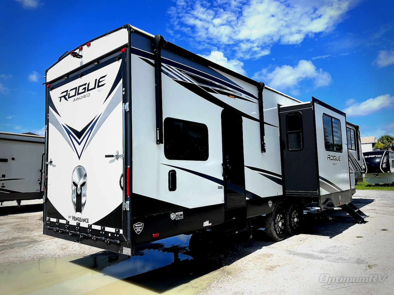 2021 Forest River Vengeance Rogue Armored VGF351G2 Photo 3