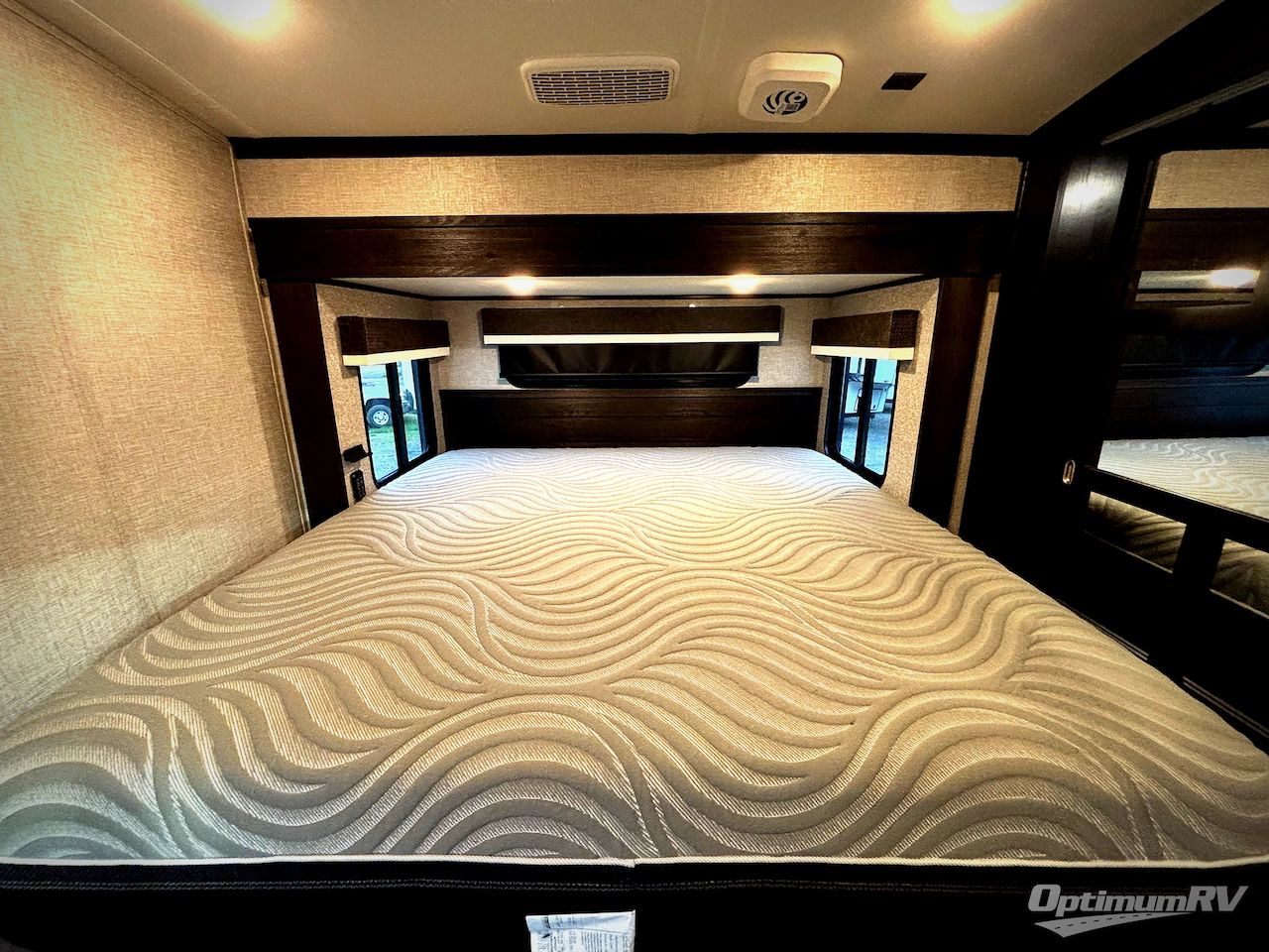 2022 Jayco North Point 310RLTS Photo 7