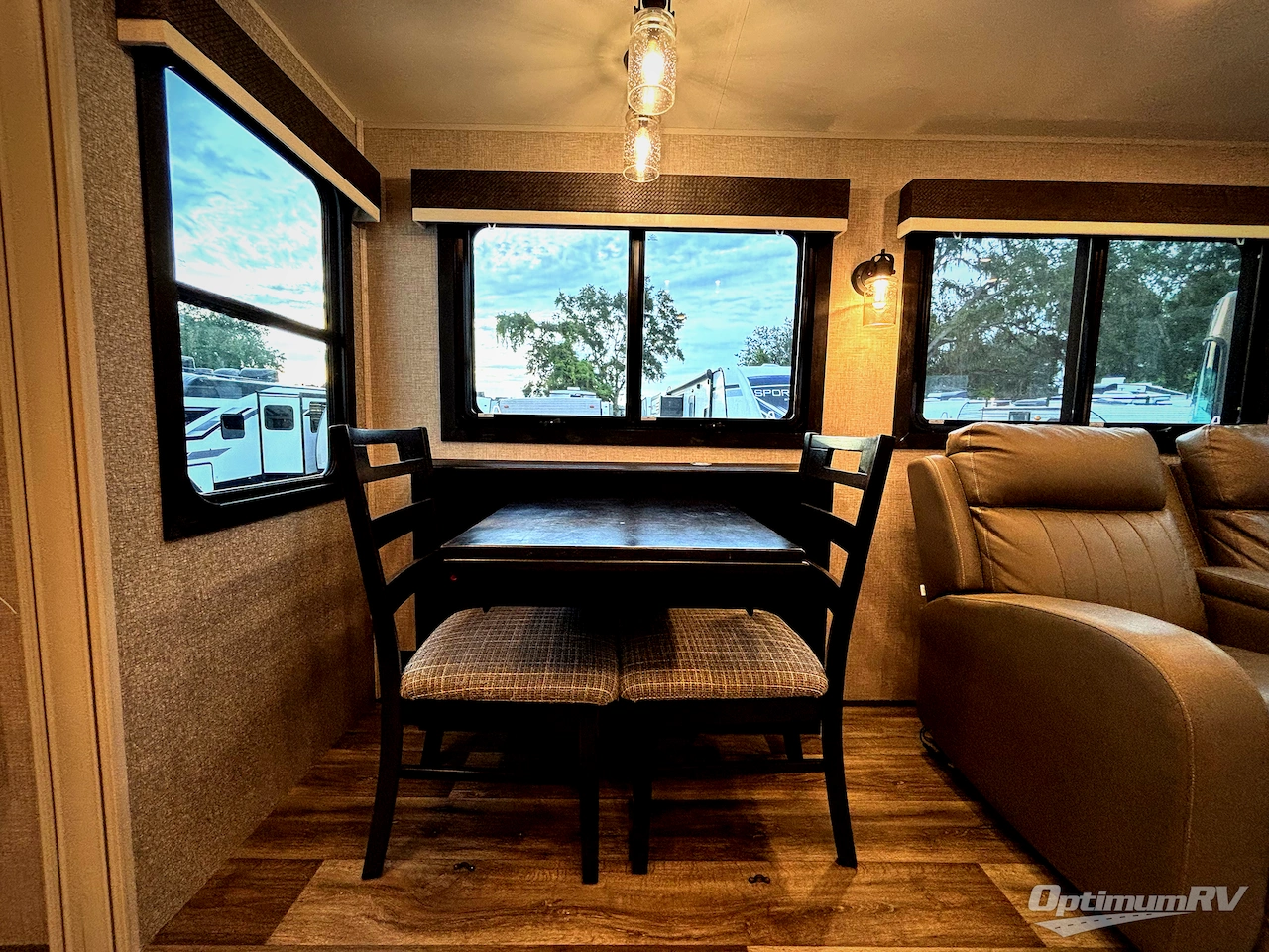 2022 Jayco North Point 310RLTS Photo 16