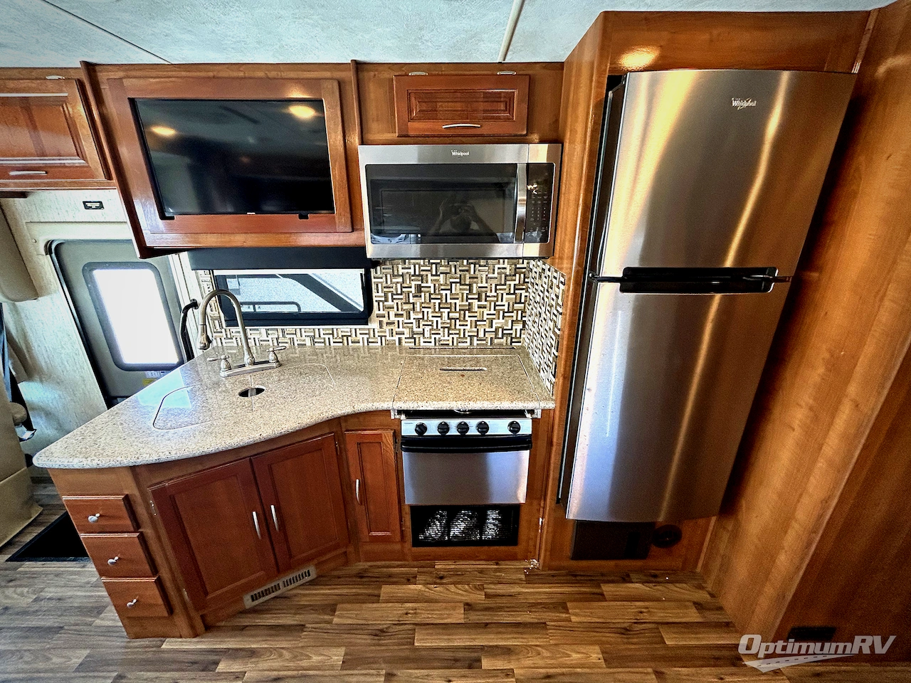 2018 Coachmen Mirada 31FW Photo 9