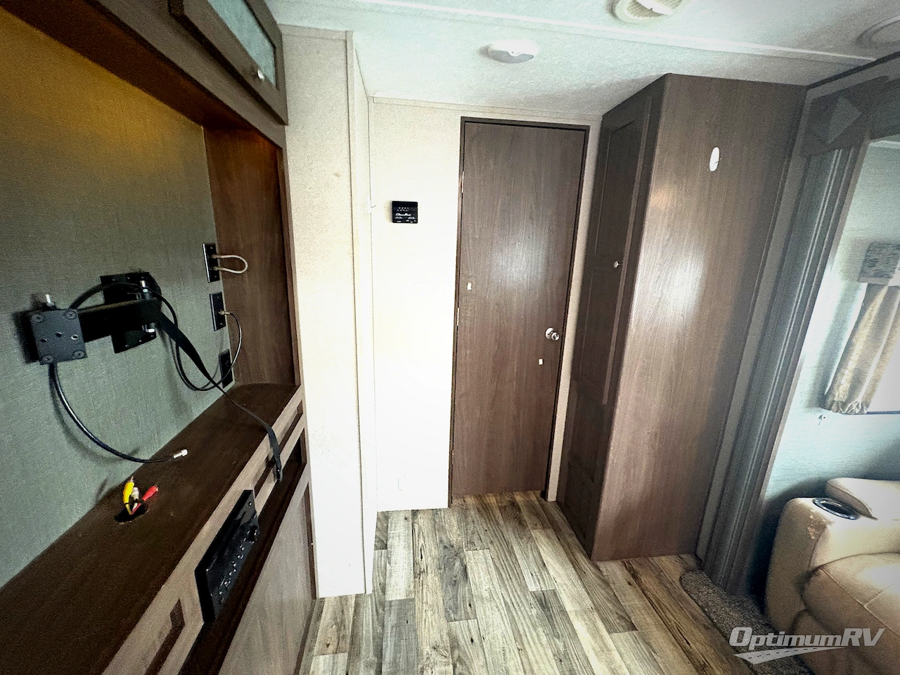 2018 Keystone Hideout 27DBS Photo 10