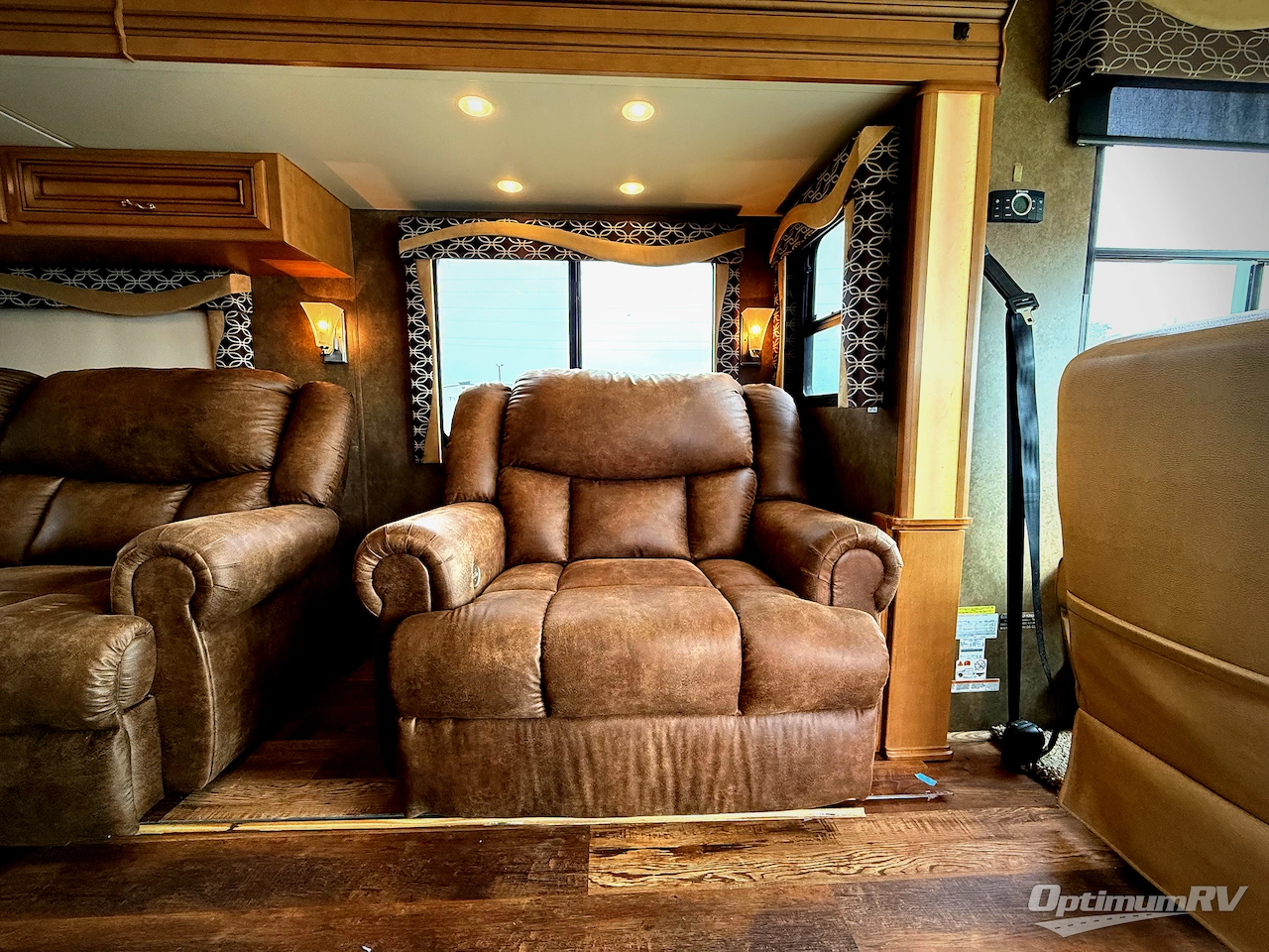 2014 Newmar Canyon Star 3610 Photo 6
