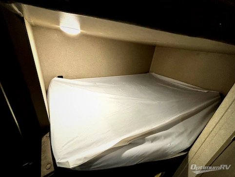 2019 Palomino Puma XLE Lite 24BHC RV Photo 4