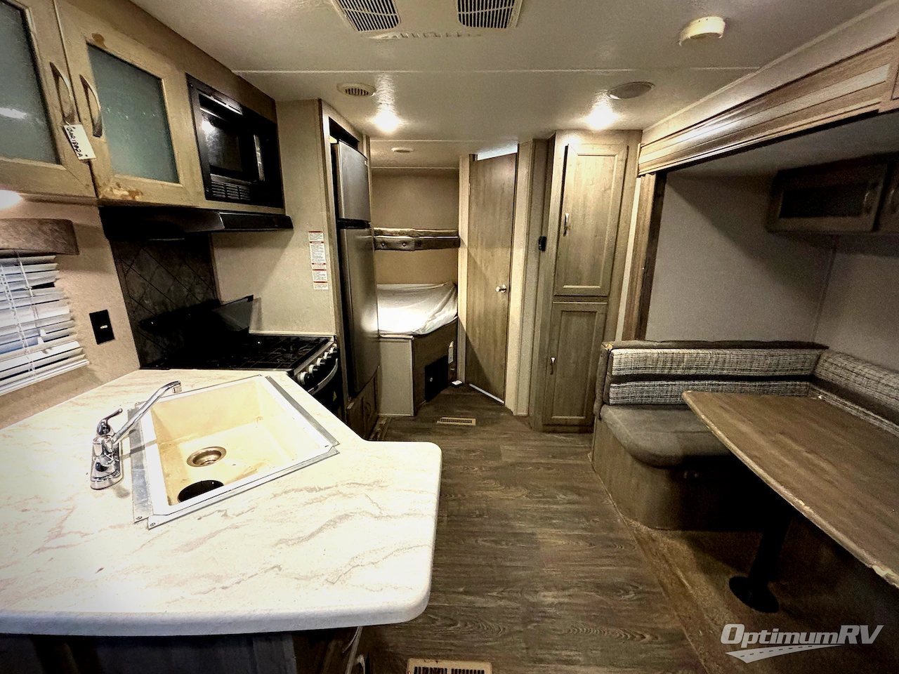 2019 Palomino Puma XLE Lite 24BHC Photo 4