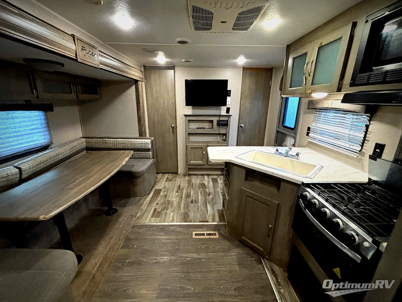 2019 Palomino Puma XLE Lite 24BHC Photo 5