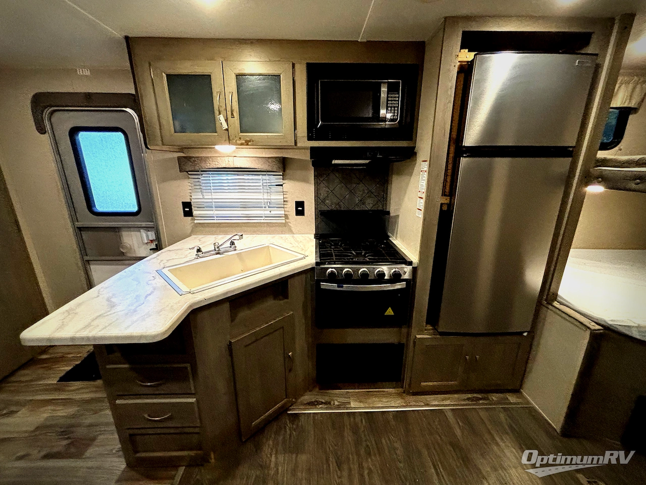 2019 Palomino Puma XLE Lite 24BHC Photo 6