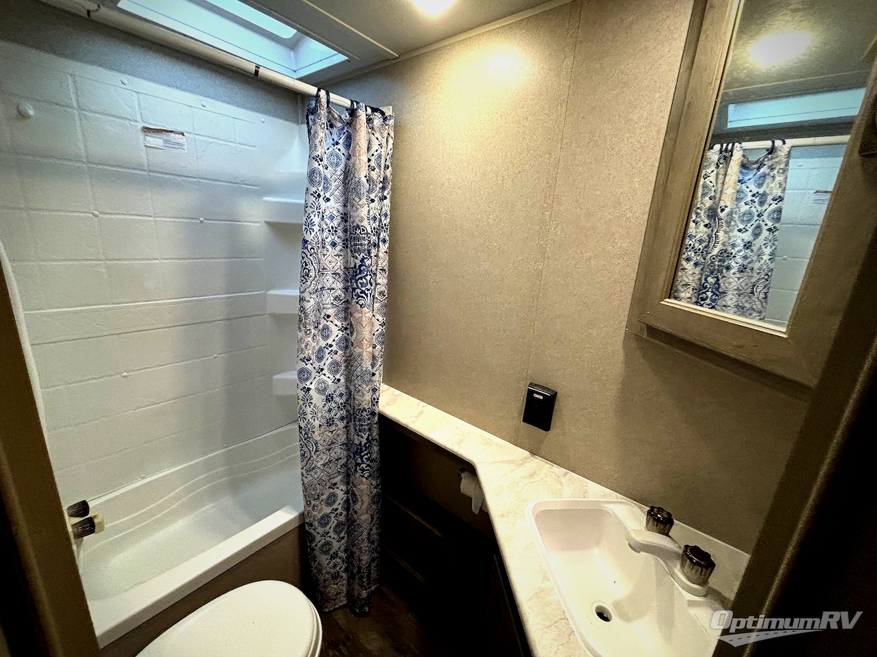 2019 Palomino Puma XLE Lite 24BHC Photo 14