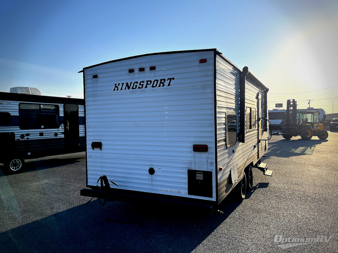 2022 Gulf Stream Kingsport Ultra Lite 248BH Photo 2