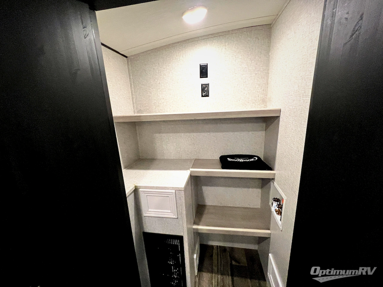 2024 CrossRoads Sunset Trail SS330SI Photo 24