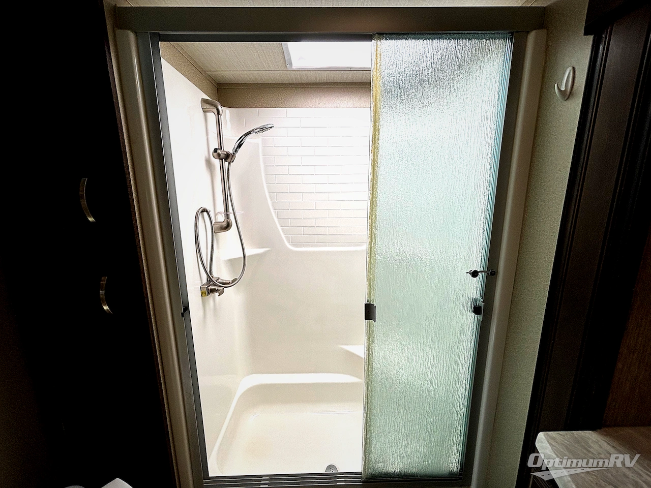 2019 Grand Design Solitude S-Class 2930RL Photo 9