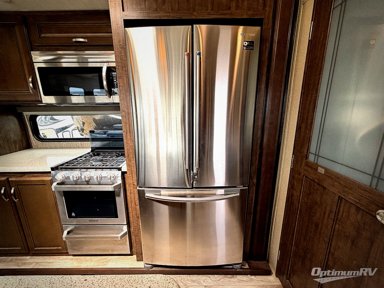 2019 Grand Design Solitude S-Class 2930RL Photo 10