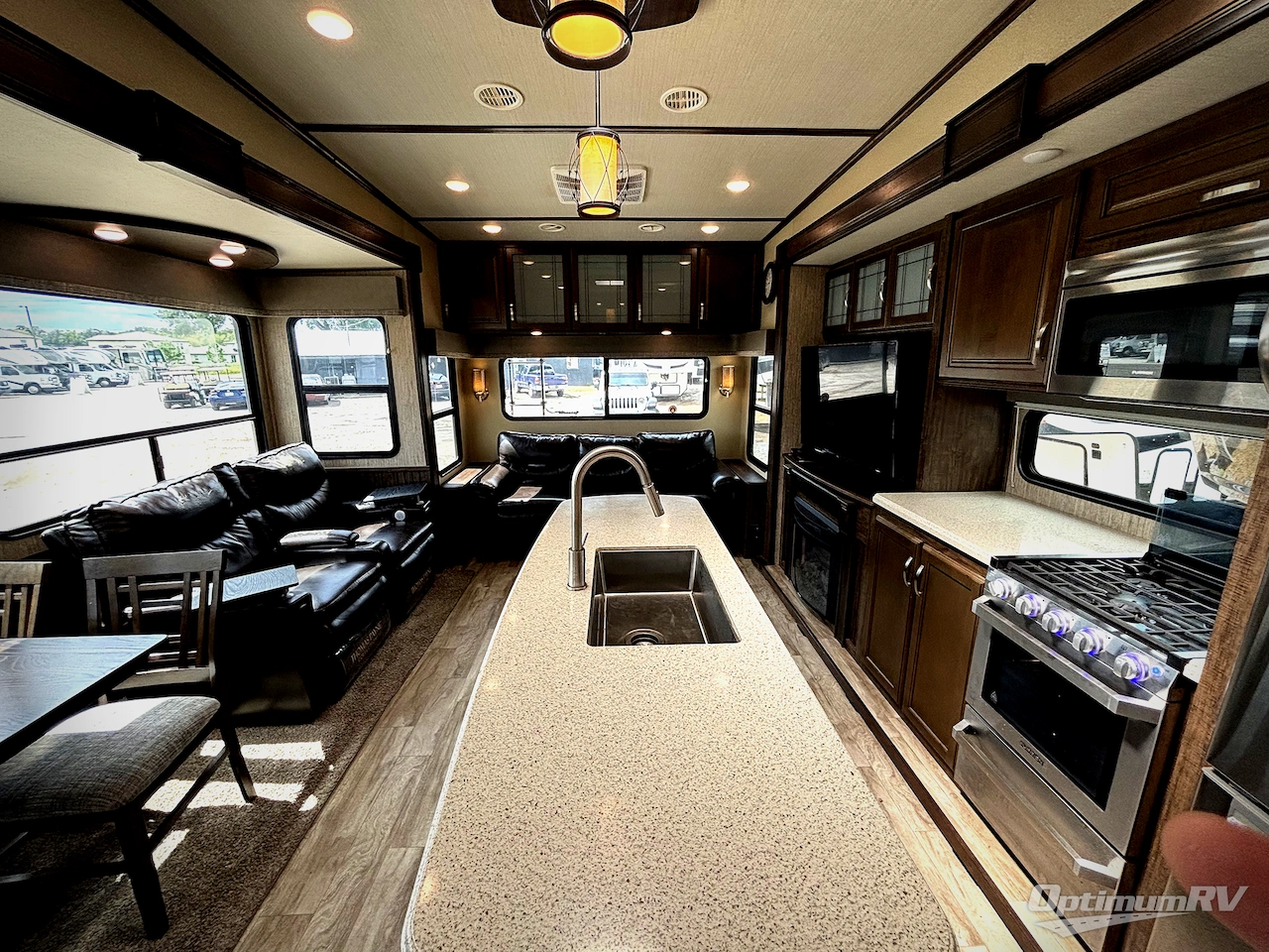 2019 Grand Design Solitude S-Class 2930RL Photo 13