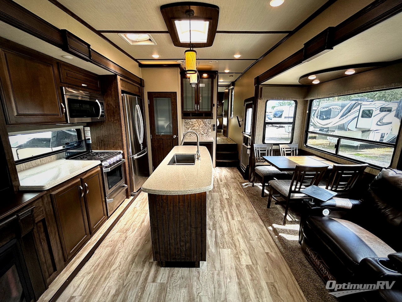 2019 Grand Design Solitude S-Class 2930RL Photo 14