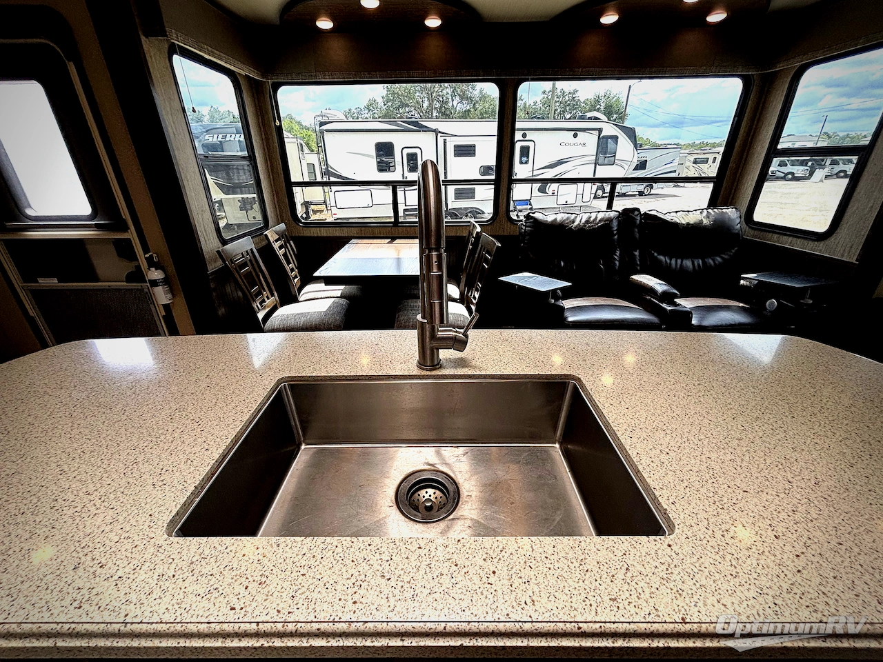 2019 Grand Design Solitude S-Class 2930RL Photo 15