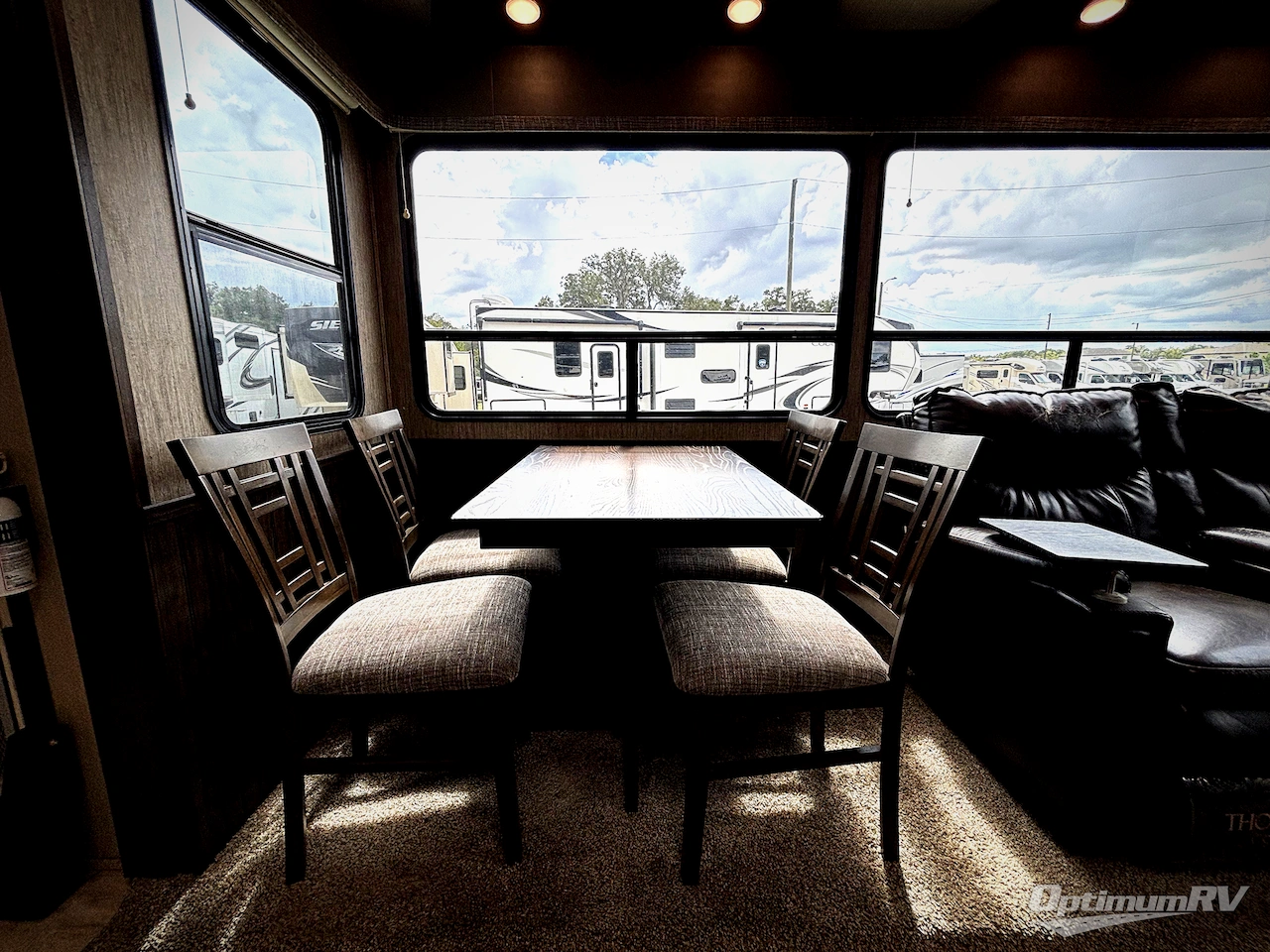 2019 Grand Design Solitude S-Class 2930RL Photo 18