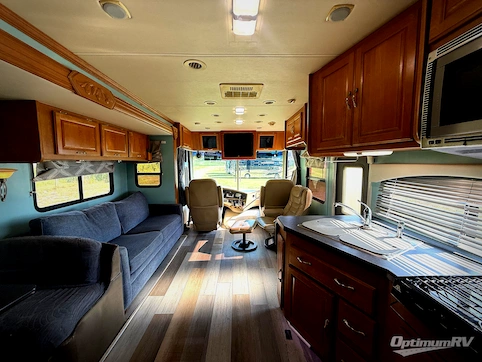 2005 Coachmen Epic 3180DS RV Photo 2