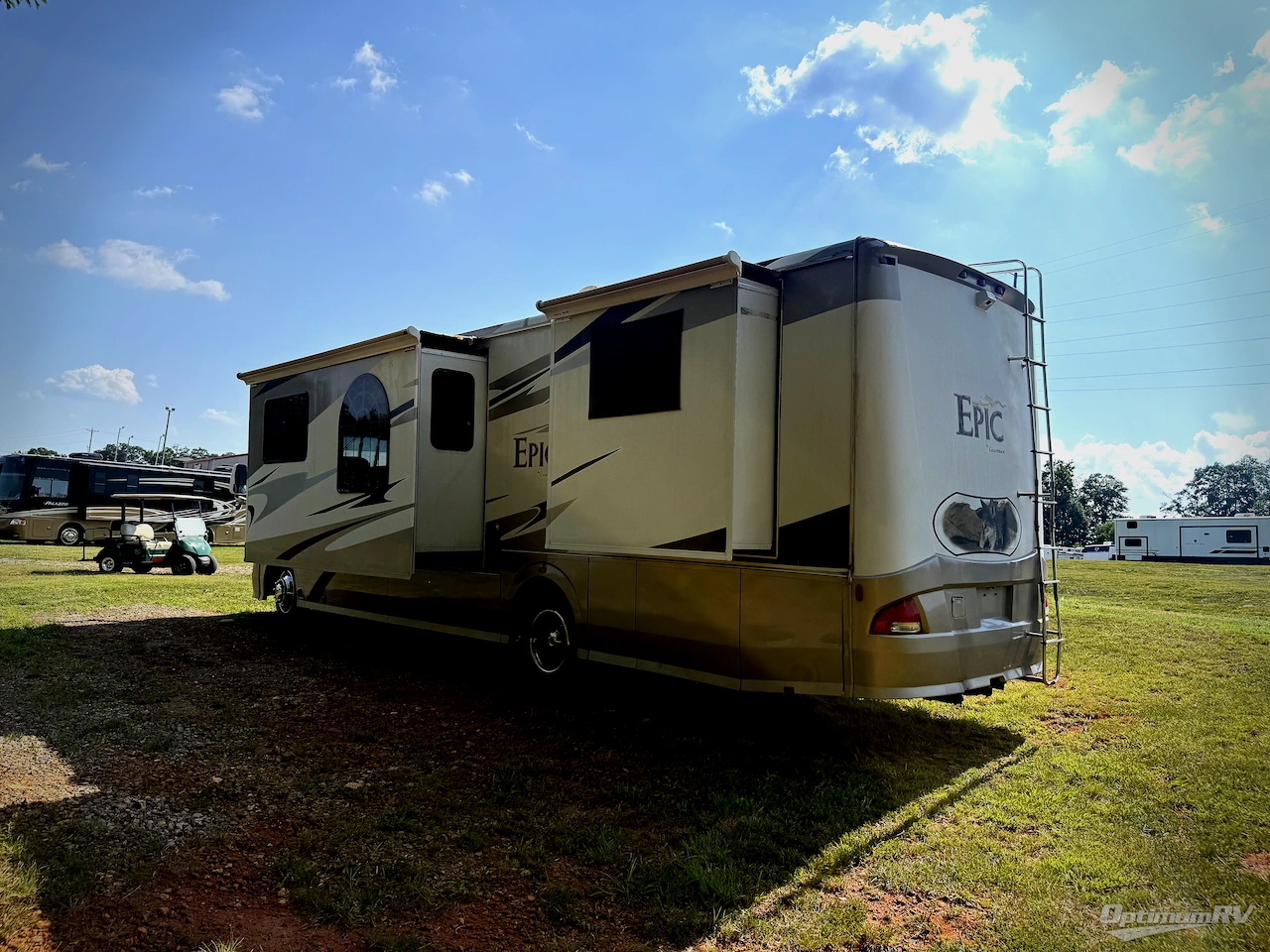 2005 Coachmen Epic 3180DS Photo 3