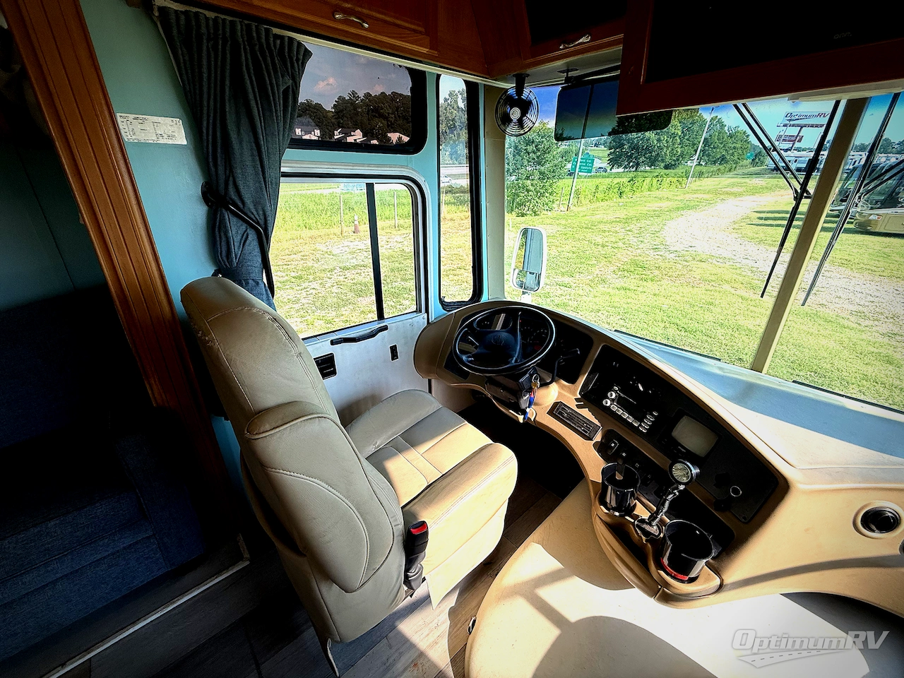2005 Coachmen Epic 3180DS Photo 8