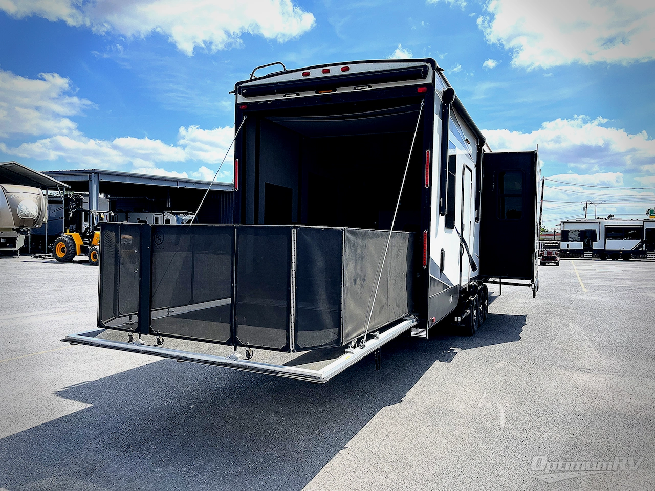 2019 Forest River Vengeance Touring Edition 381L12-6 Photo 3