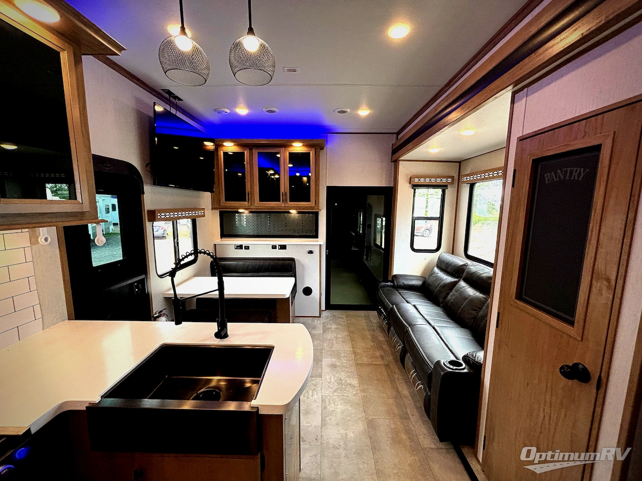 2023 Forest River Vengeance Rogue Armored VGF4007G2 Photo 4