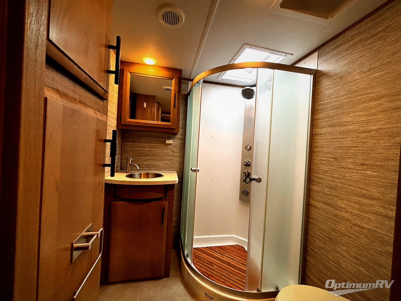 2023 Forest River Vengeance Rogue Armored VGF4007G2 Photo 6