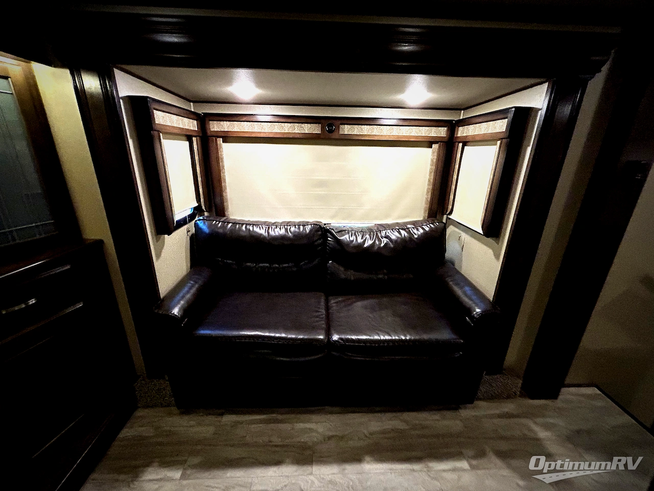 2019 Grand Design Solitude 380FL Photo 9