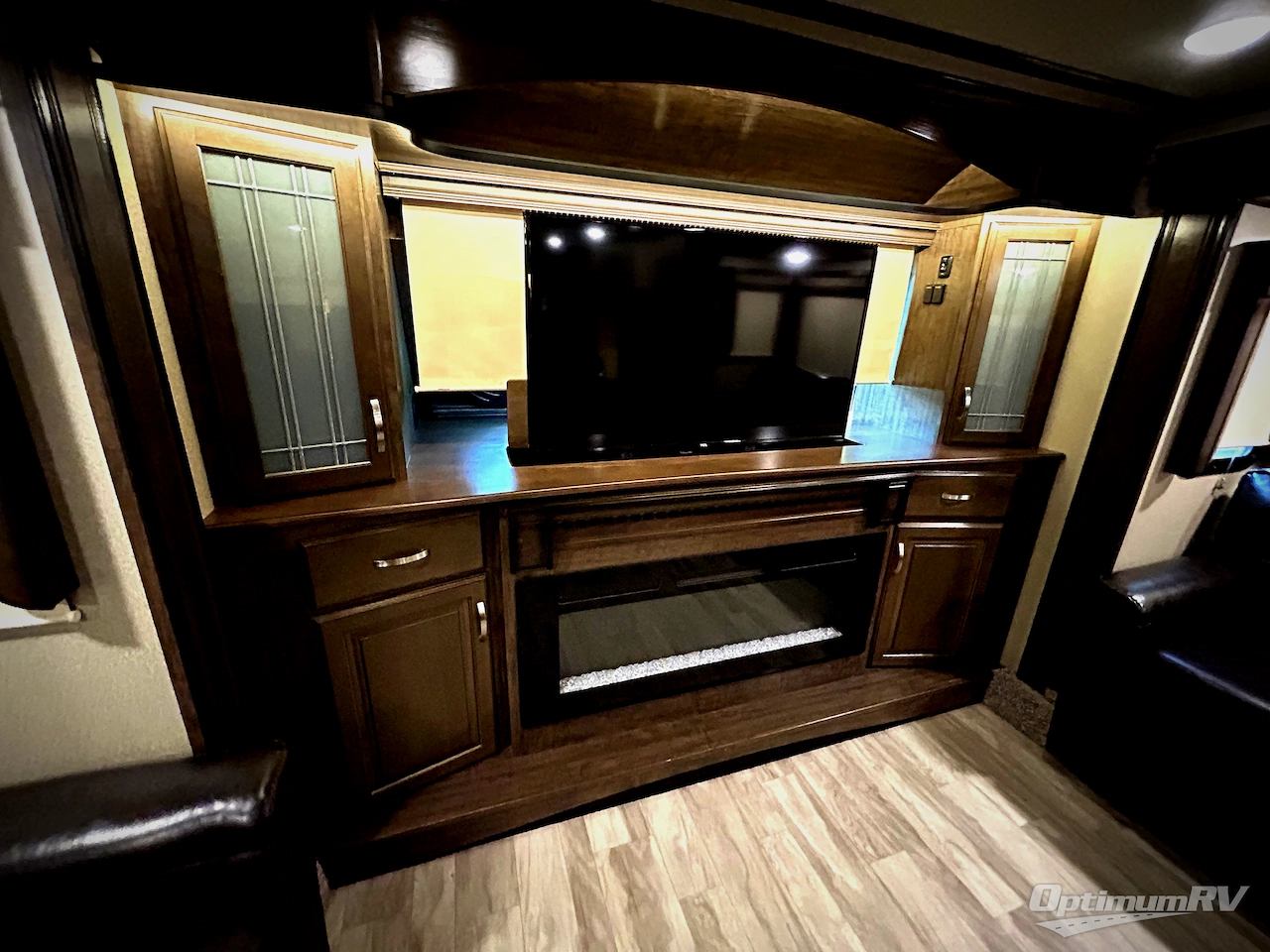 2019 Grand Design Solitude 380FL Photo 10