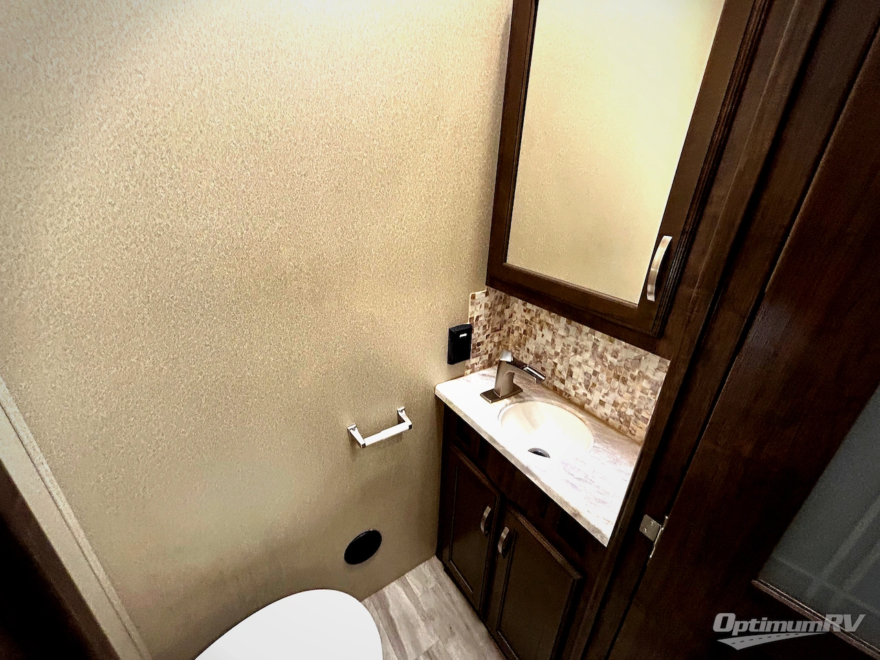 2019 Grand Design Solitude 380FL Photo 17