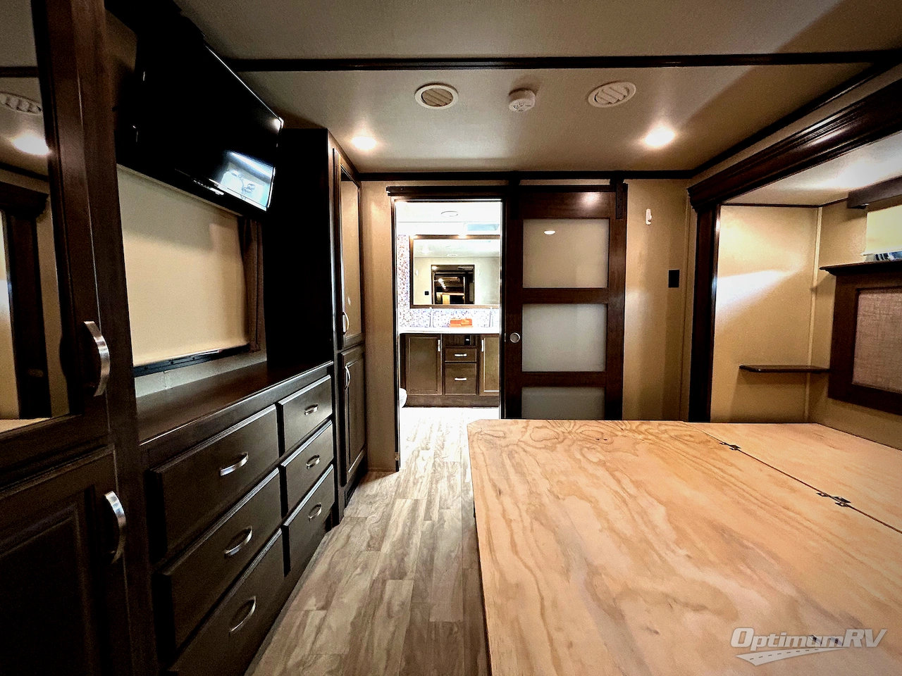 2019 Grand Design Solitude 380FL Photo 18