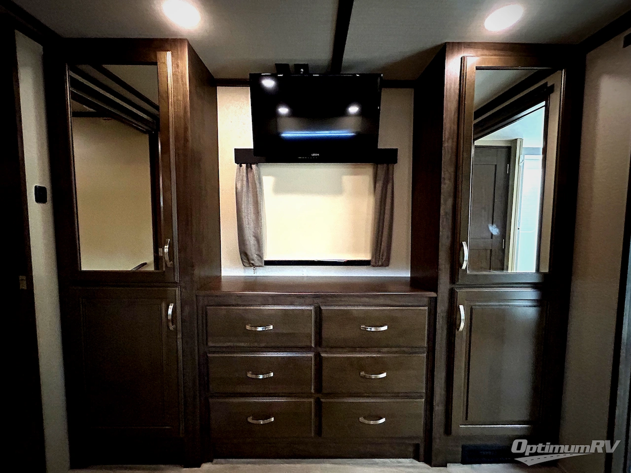 2019 Grand Design Solitude 380FL Photo 20