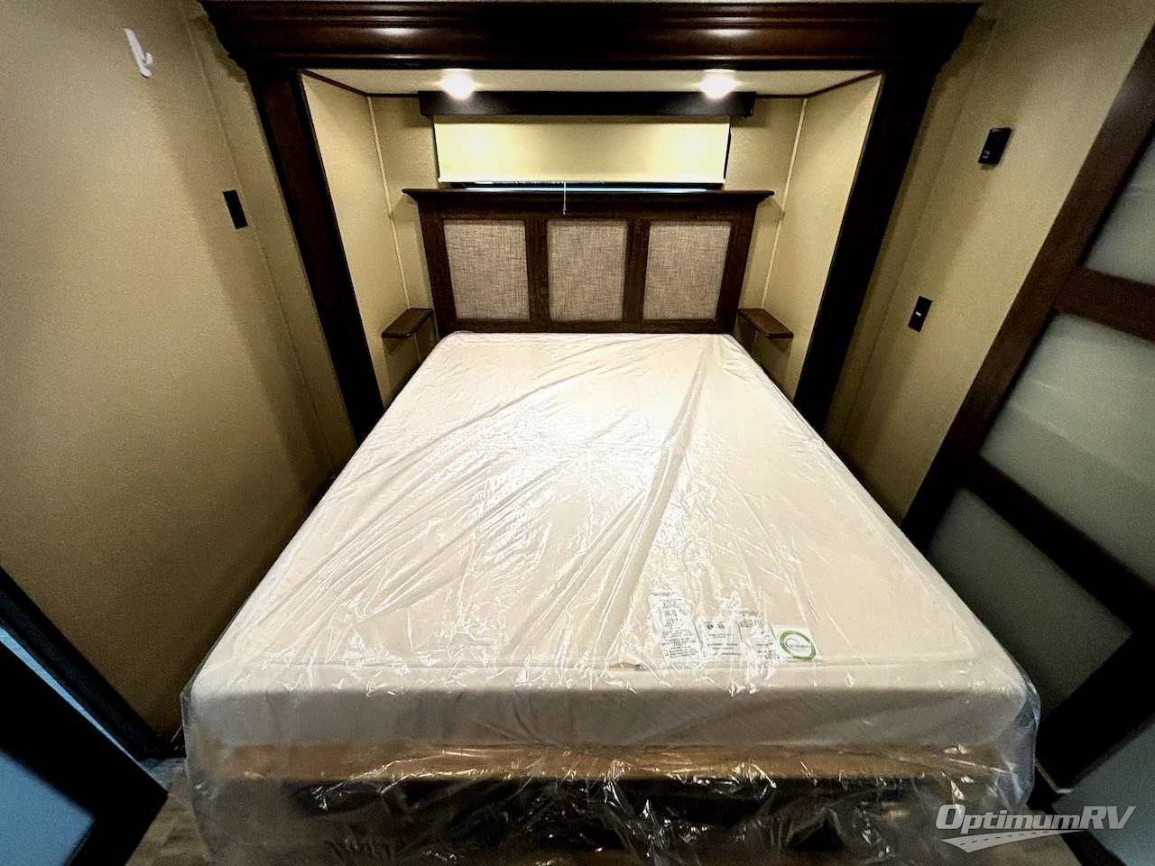 2019 Grand Design Solitude 380FL Photo 19